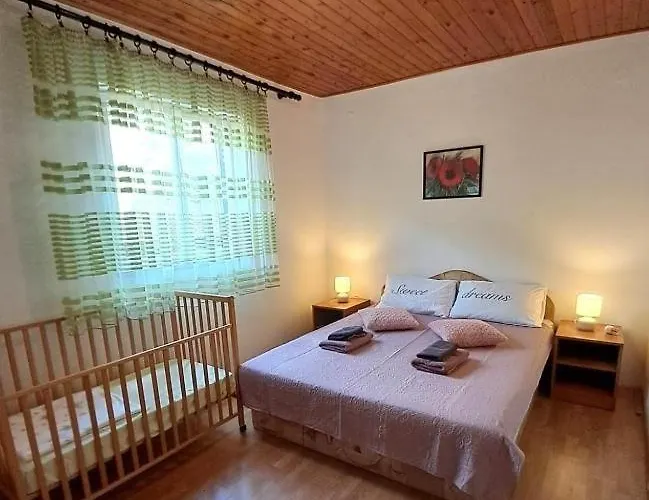 Appartement With Parking Space Zaton, Krka - 24050 Zaton (Sibenik-Knin)